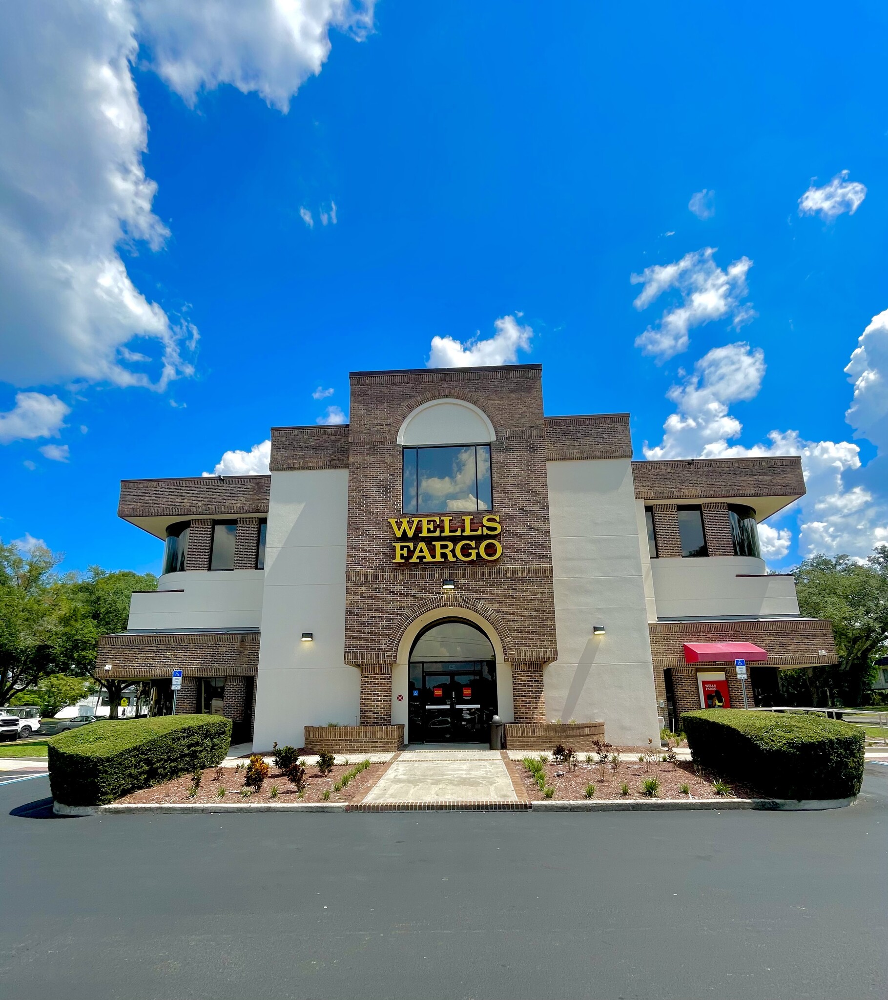 Retail Property for Sale in Tampa Florida 33612